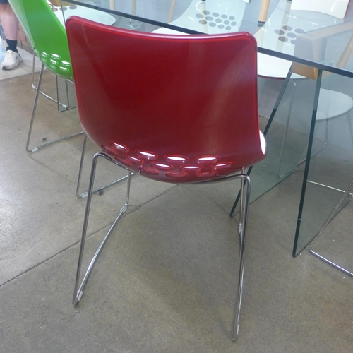 1327 - A Calligaris large rectangular glass dining table with a set of six red and green 'Jam' Perspex dini... 