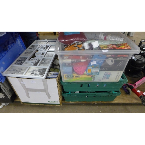 2426 - Old and new stock including Russell Hobbs food mixer, Twilight pillowcases, sausage grill, wool, pic... 