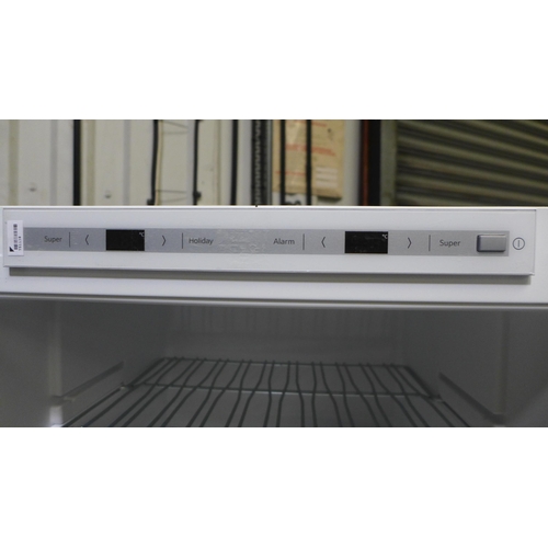 3055 - Neff Fridge Freezer, Original RRP £350  inc. vat  (401 - 140)   * This lot is subject to vat