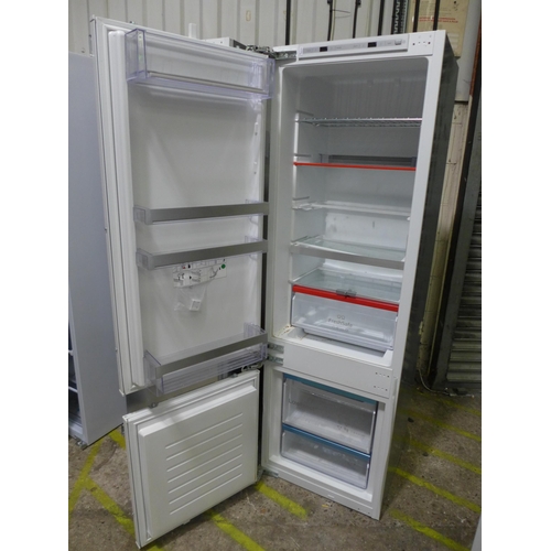 3055 - Neff Fridge Freezer, Original RRP £350  inc. vat  (401 - 140)   * This lot is subject to vat