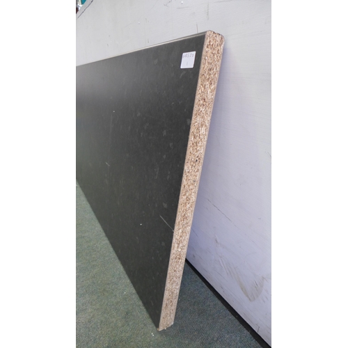 3077 - Approx. 3m kitchen work top