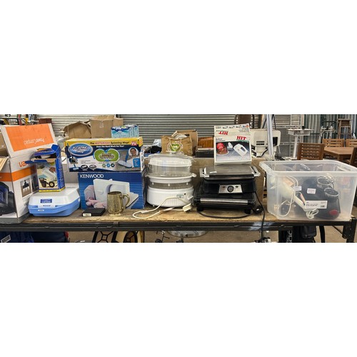 2431 - Household appliances including George Foreman, steamer, Netta grill, Kenwood slicer, JMC floating mo... 