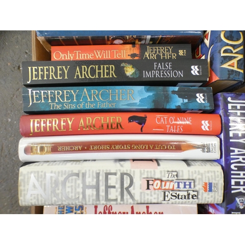 2096 - A collection of approx. 22 Jeffrey Archer novels