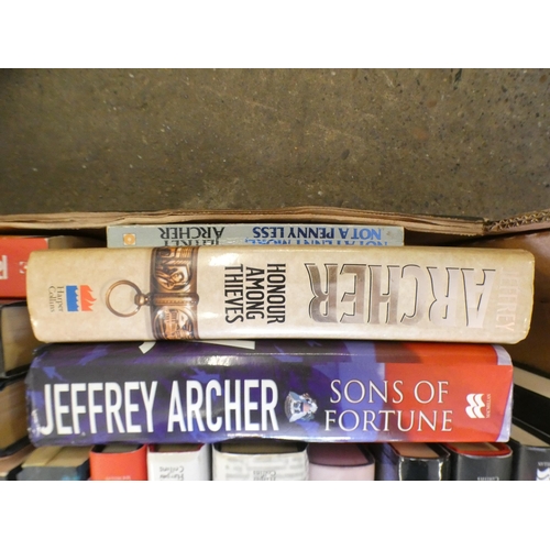 2096 - A collection of approx. 22 Jeffrey Archer novels