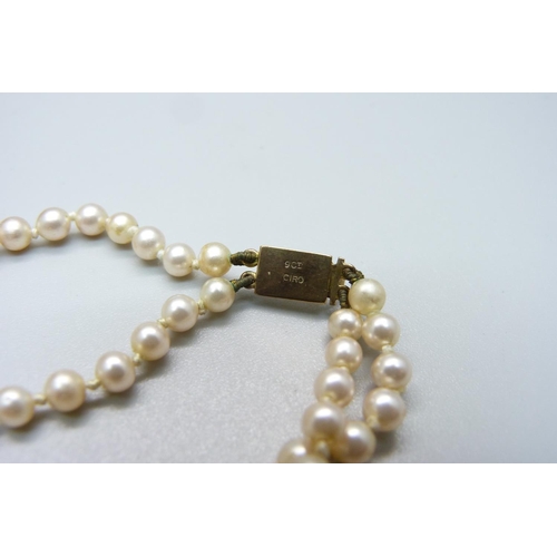 A string of Ciro pearls with 9ct gold clasp