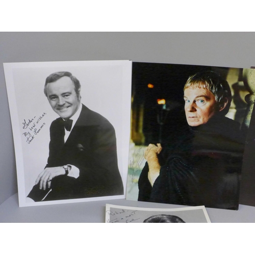 622 - Autographed photographs including Derek Jacobi, Charlton Heston, Henry Winkler, Jack Lemmon, etc.