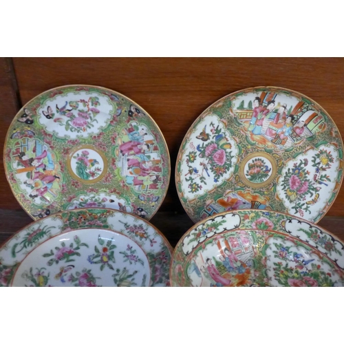 675 - A collection of 19th Century Chinese export famille rose porcelain including large rice bowl, tea cu... 