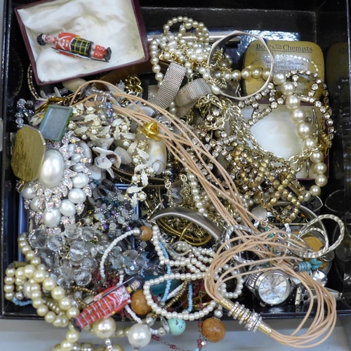 677 - Costume jewellery, necklaces, earrings, napkin ring, etc.