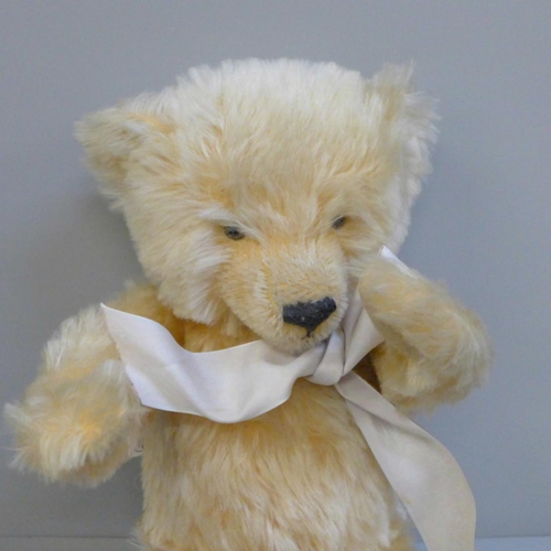 736 - A Merrythought Teddy bear