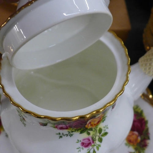 778 - An extensive suite of Royal Albert Old Country Roses tea and dinner wares comprising two three-tier ... 