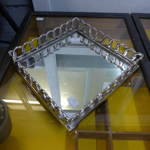 1332 - A square chain linked chrome and mirrored cocktail tray, 35cms (GW207717)   #