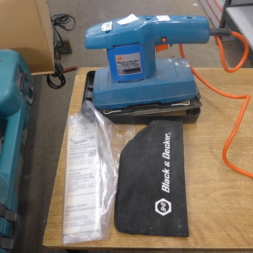 2049 - A Black & Decker 5560 375w finishing sander complete with dust bag and instruction manual