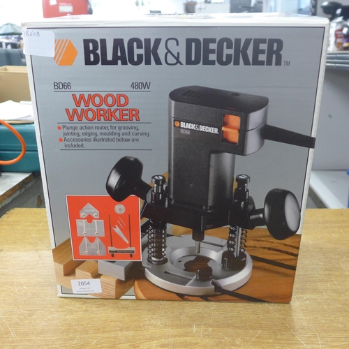 A Black Decker BD66 48w woodworker s plunge action router new