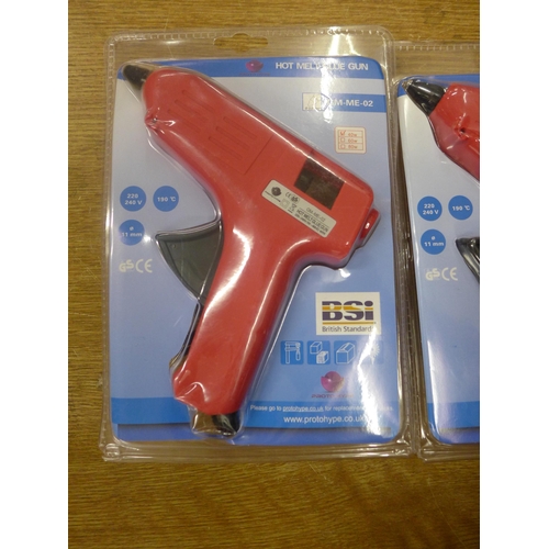 2091 - 4 Hot Melt glue guns, 240v, 60w to BSI standards - sealed