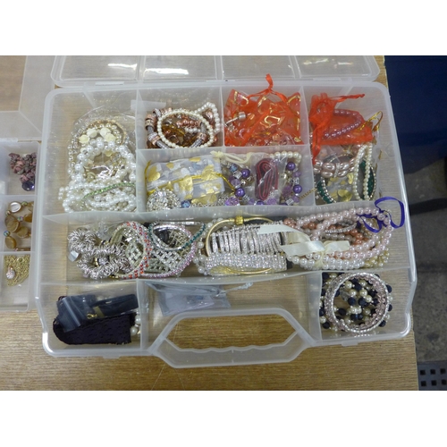 2142 - Two cases of unused jewellery including semi precious stone bracelets