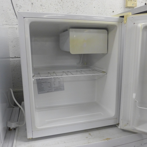 2215 - An Essentials mini fridge (model no. CT150W18)