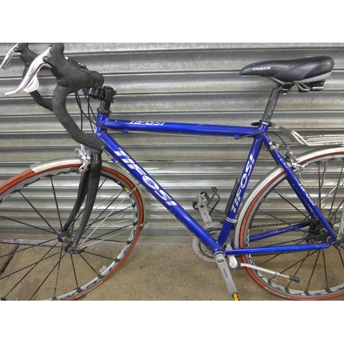 2237 - A Tifosi alloy framed racer bike with carbon fibre forks, Mavic wheels and Michelin tyres, recently ... 