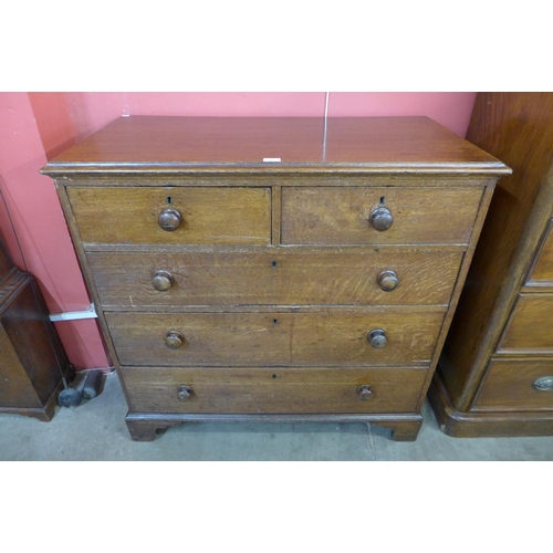 18 - A George III oak chest of drawers