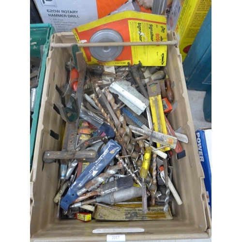 2017 - A large amount of various drill bits, screwdrivers, pincers and other tools