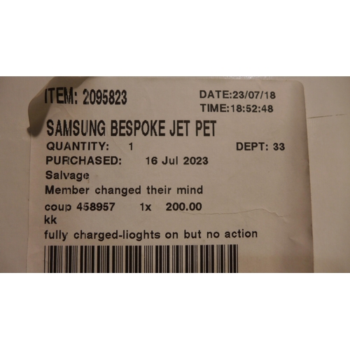 3016 - Samsung Bespoke Jet Pet Vacuum, with Battery. Original RRP £499.99 + vat       ( 301 - 184 )   * Thi... 