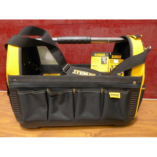 3072 - DeWalt 20