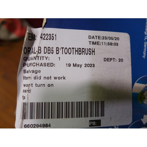 3098 - Oral-B Toothbrush Duo Pack   (296-102)   * This lot is subject to vat