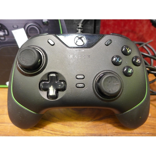 3101 - Razer XBOX Wolverine V2 Wired Controller  ( 301 - 95 )   * This lot is subject to vat