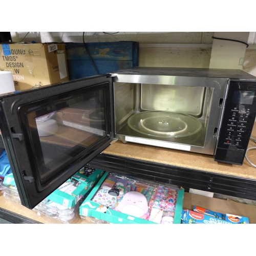 3110 - Panasonic Combi Microwave   (Model No: NN-CT56JB) Original RRP £164.99 + vat  ( 301 - 182 )   * This... 