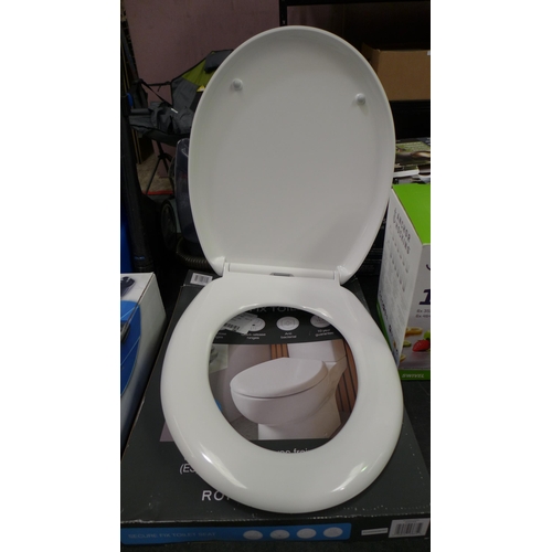 3277 - Roper Rhodes Toilet Seat ( 301 - 173 )   * This lot is subject to vat