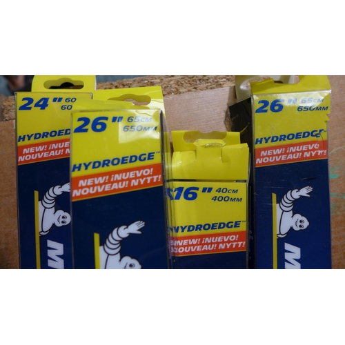 3291 - Quantity of Michelin Hyrdroedge Wiper Blades (16