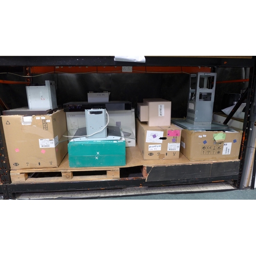 3313 - Quantity of Cooker Hoods & Extractors (404-75,76,220,35,36,173)* This lot is subject to vat