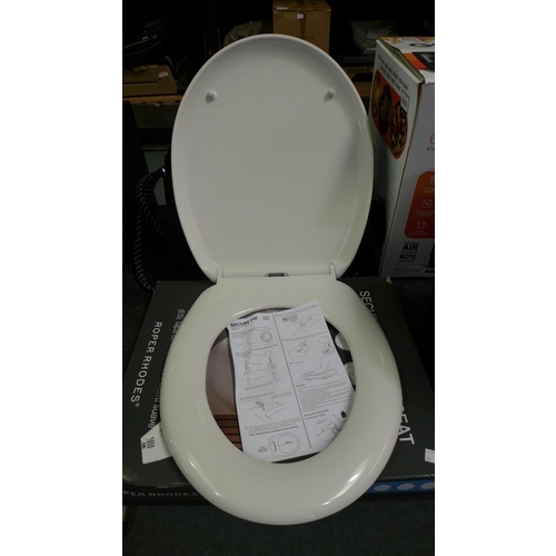 3251 - Roper Rhodes Toilet Seat (296-100)   * This lot is subject to vat