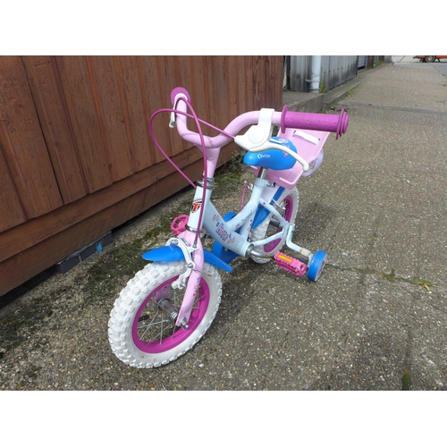 2444 - A Townsend Charm bicycle with stabilisers - unused -New -Police repossession