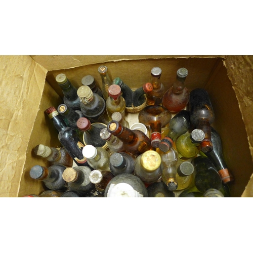 1115 - A collection of vintage glass bottles **PLEASE NOTE THIS LOT IS NOT ELIGIBLE FOR POSTING AND PACKING... 