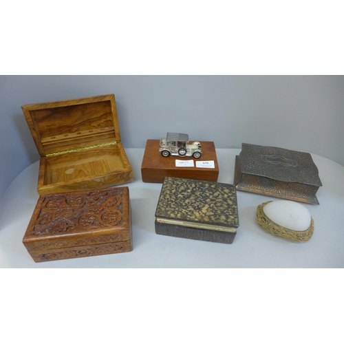 676 - Four boxes, a tin and a birds egg/nest trinket box