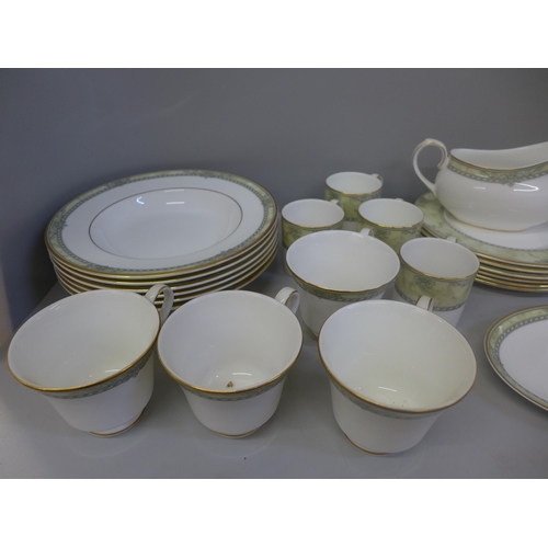 685 - Royal Doulton Isabella pattern dinnerware and coffee ware  **PLEASE NOTE THIS LOT IS NOT ELIGIBLE FO... 