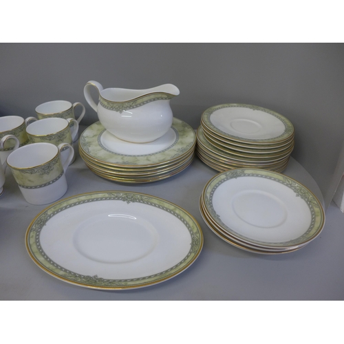 685 - Royal Doulton Isabella pattern dinnerware and coffee ware  **PLEASE NOTE THIS LOT IS NOT ELIGIBLE FO... 