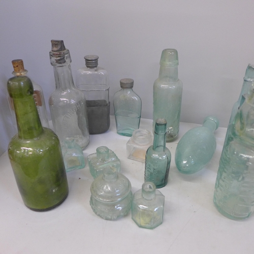 692 - A collection of glass bottles, medical, etc.  **PLEASE NOTE THIS LOT IS NOT ELIGIBLE FOR POSTING AND... 