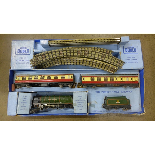 746 - A Hornby Dublo model railway set, Duchess of Montrose