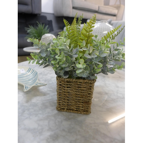 1311 - A display of artificial green ferns in a seagrass basket, W 20cms (67450313)   #