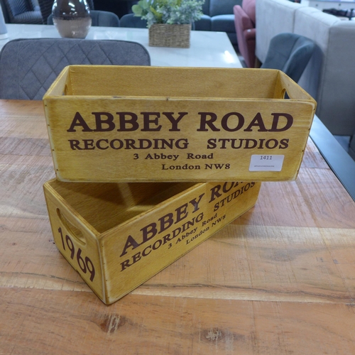 1386 - A pair of Abbey Road wooden storage boxes (FL2705)