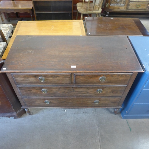 185 - An early 20th Century oak chest of drawers