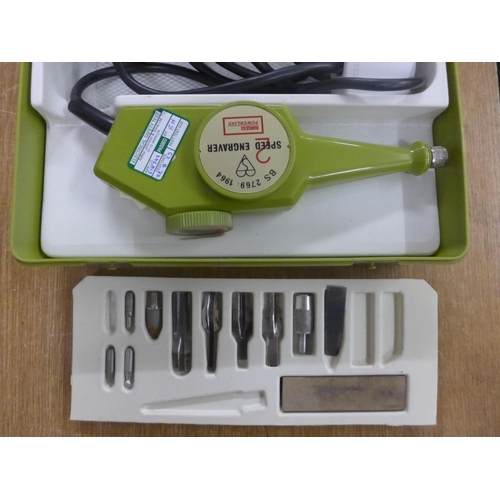 2033 - A Speed engraver (BS 2769) with bit set in a plastic case