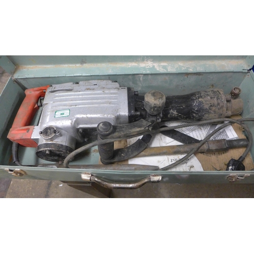 2044 - A 1500w demolition breaker in metal case