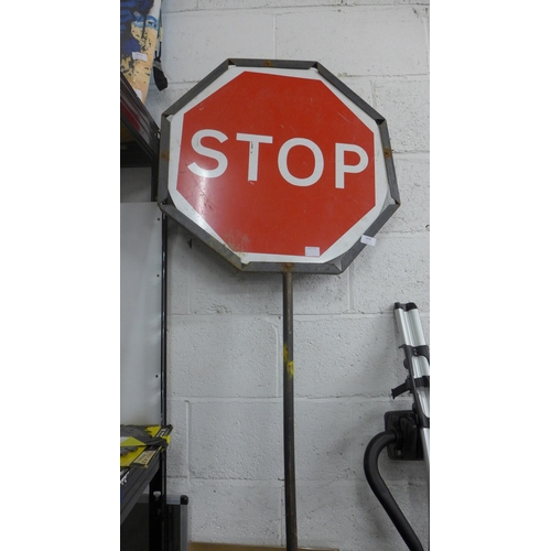 2076 - A metal stop/go lollypop sign