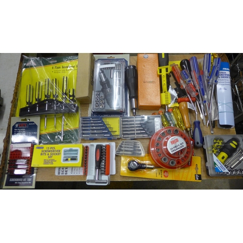 2088 - A box of unused screwdriver sets and screwdrivers