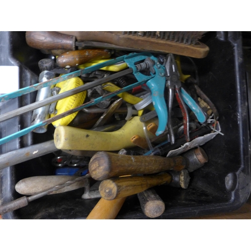 2098 - A large quantity of hand tools including saws, hand drill, tape measures, screwdrivers, cordless dri... 