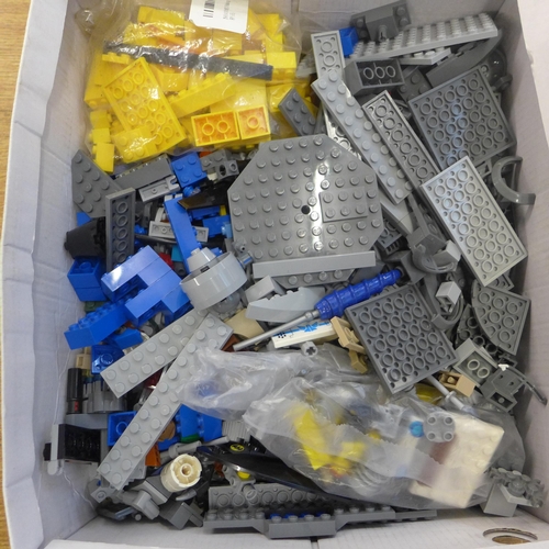 2134 - A box of Lego