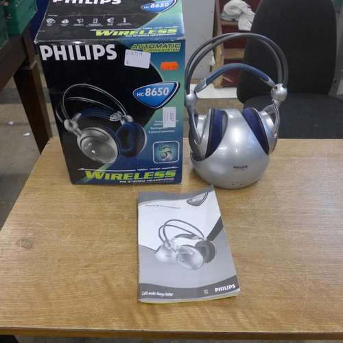 2137 - Philips HC8650 wireless FM stereo headphones