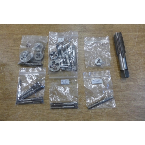 2149 - A tray of BSF and BSW taps & dies (30 items)